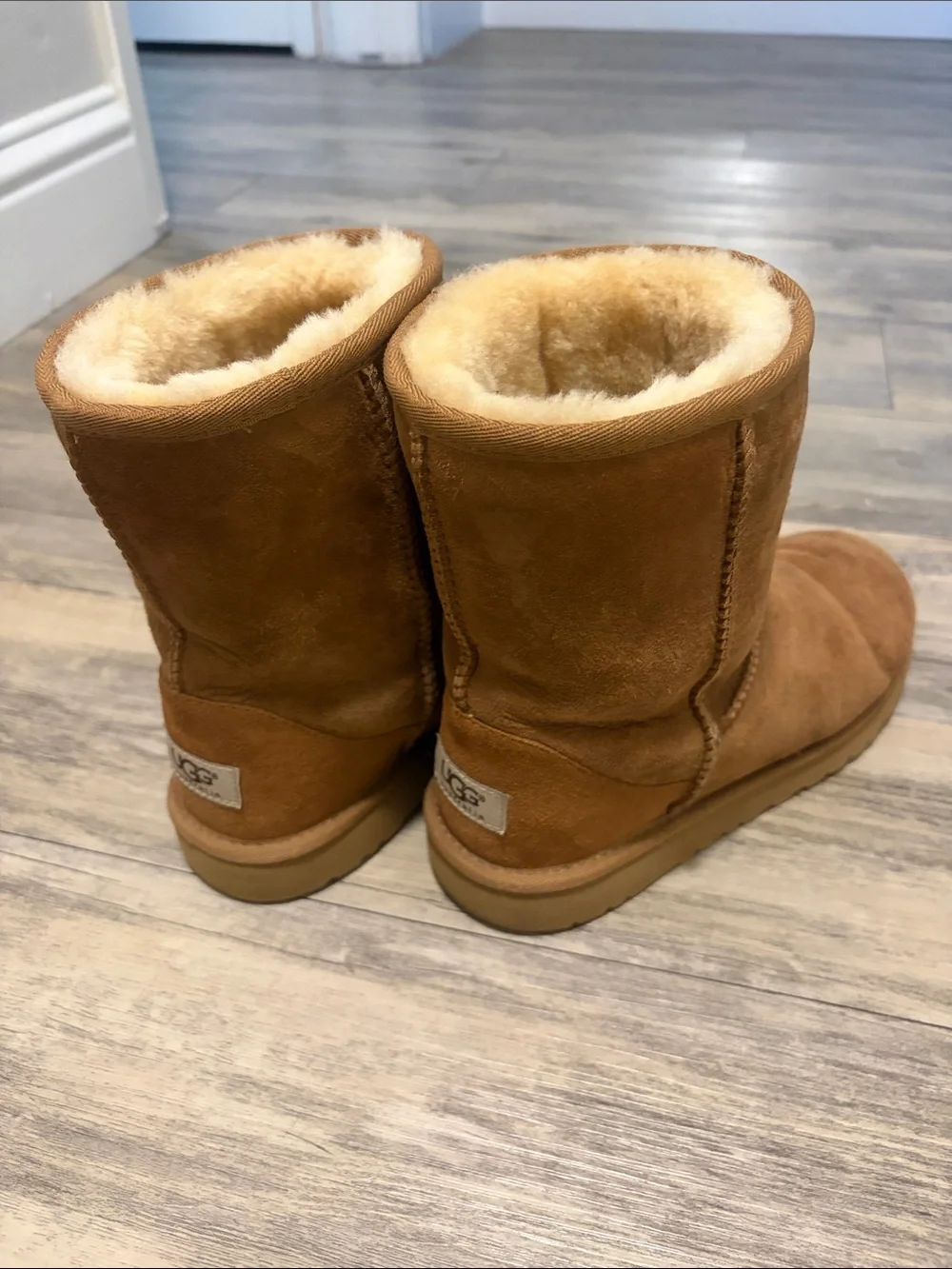 UGG Short Shearling Boots - Chestnut Brown